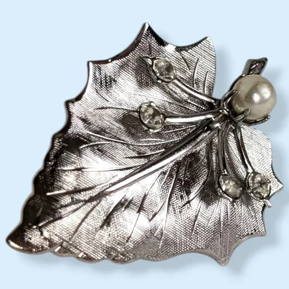 Vintage Rhinestone & Faux Pearl Leaf Brooch - Picture 2 of 6